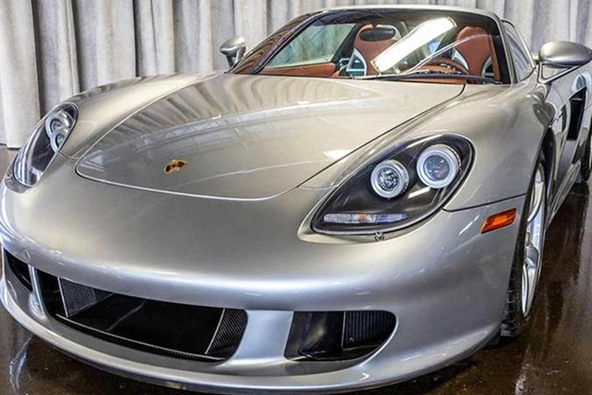 Sieu xe Porsche Carrera GT dung 12 nam 