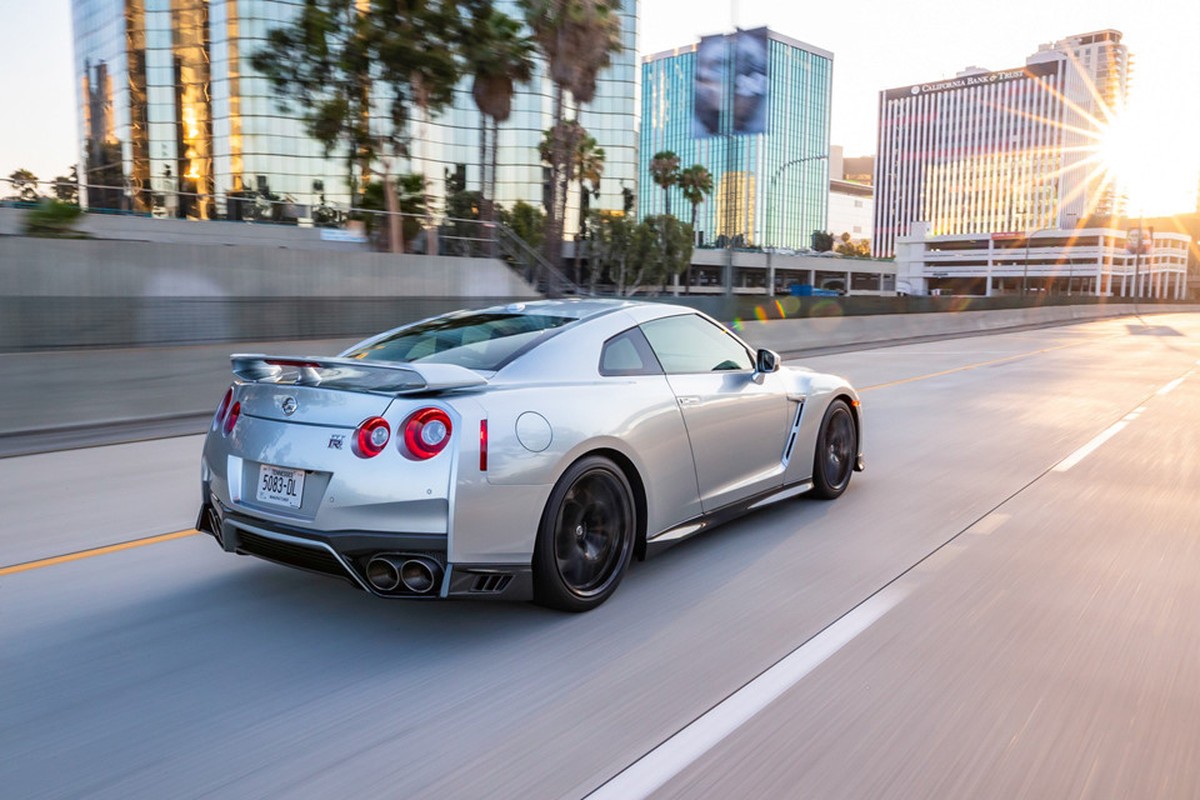 Sieu xe gia re Nissan GT-R 2019 chi hon 2 ty dong-Hinh-9