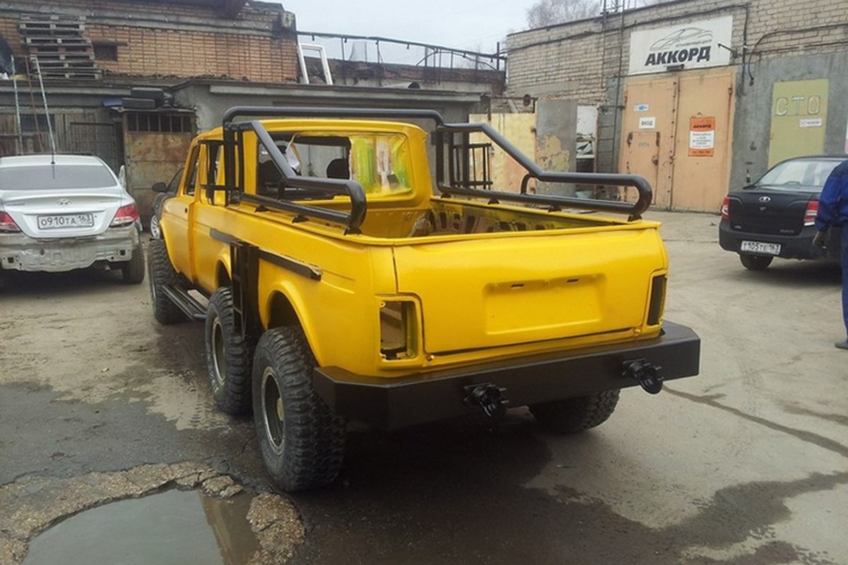 Ban tai Lada Niva 6x6 sieu ham ho gia chi 170 trieu dong-Hinh-6