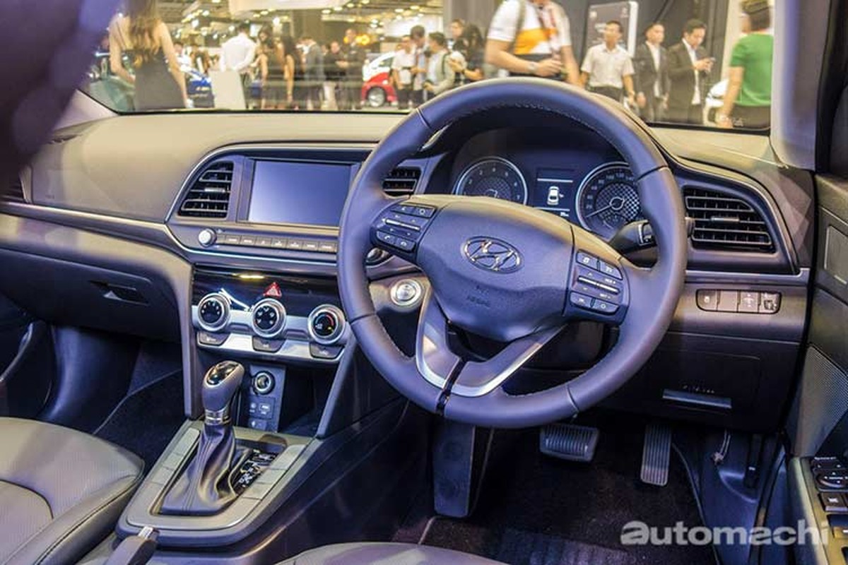 Hyundai Elantra 2019 gia tu 1,29 ty dong 