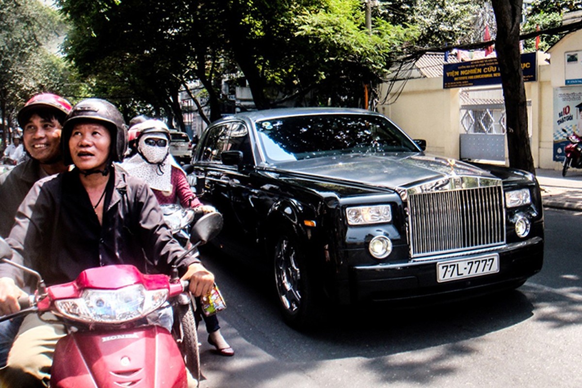 Nhin lai xe Rolls-Royce “bien doc” cua ba Duong Thi Bach Diep