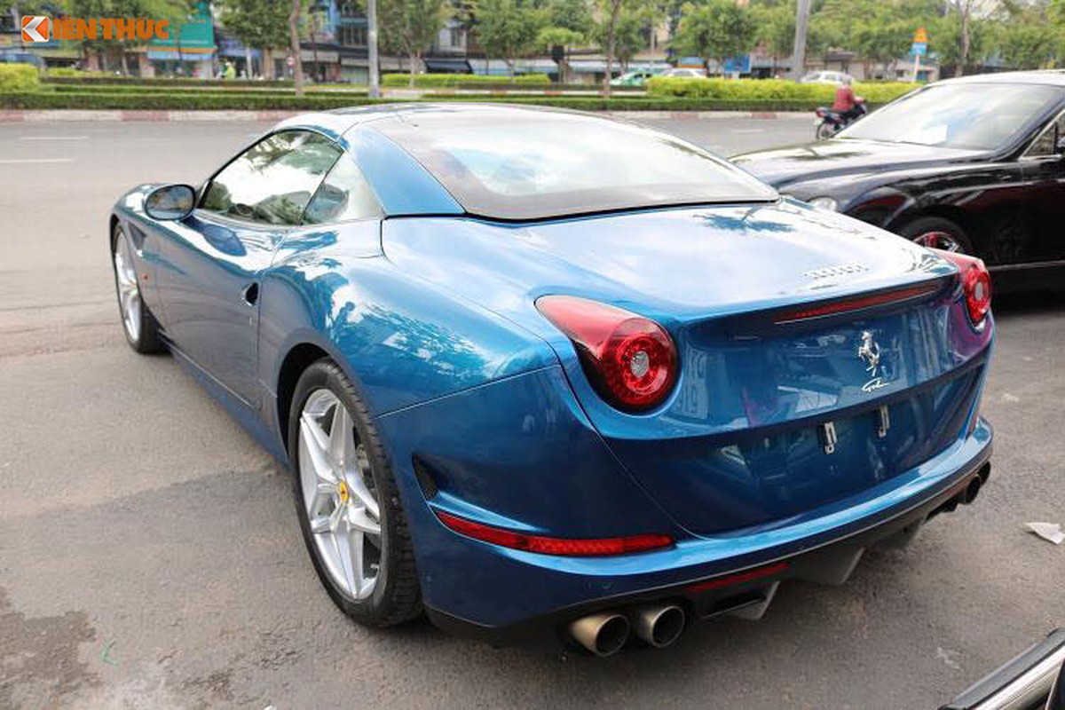 Sat Tet, sieu xe Ferrari 13,5 ty van bi 