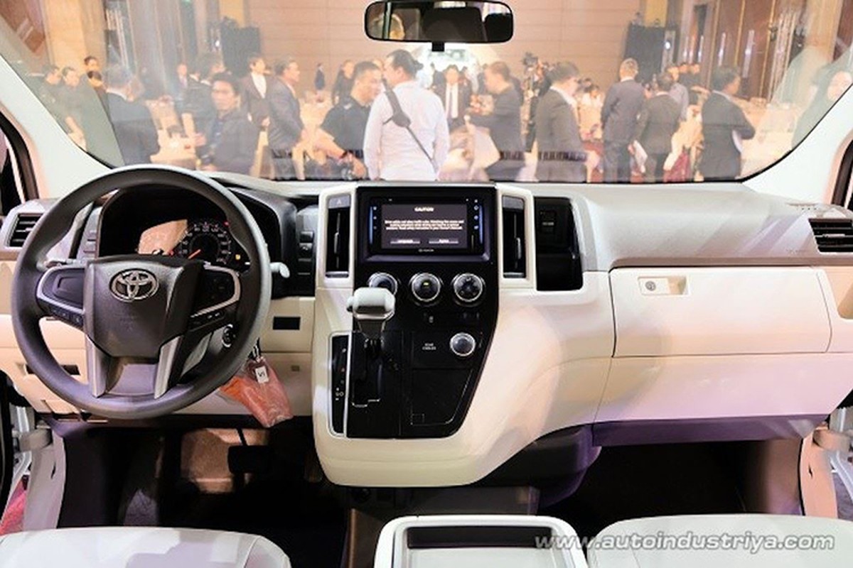 Xe Van Toyota Hiace 2019 moi 