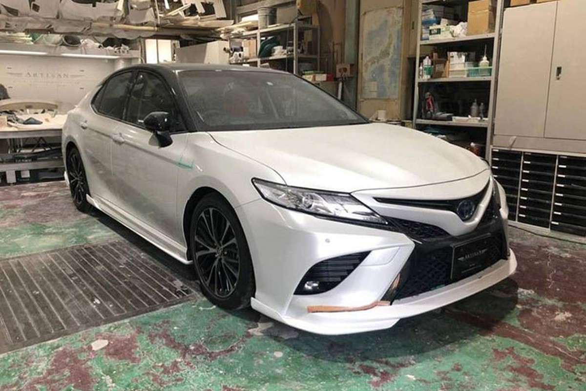 Toyota Camry 2019 dep long lanh voi goi do 60 trieu dong-Hinh-4