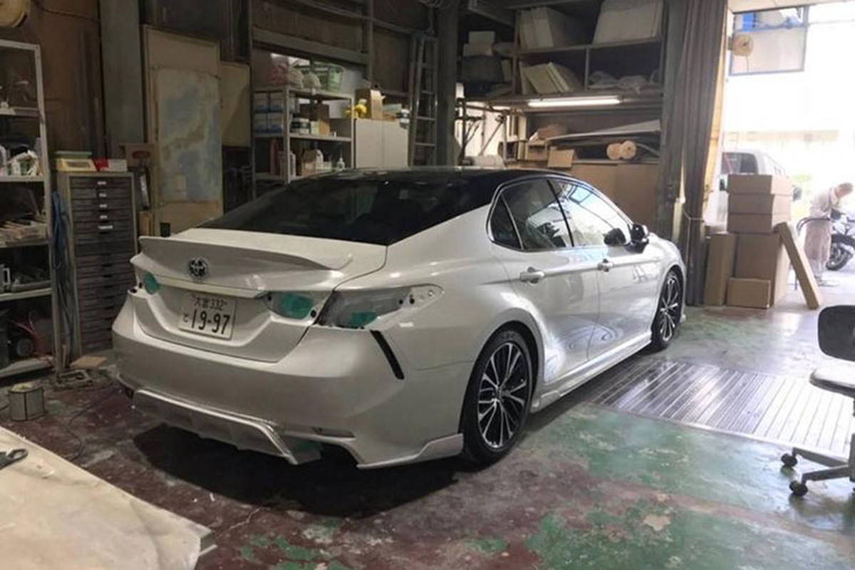 Toyota Camry 2019 dep long lanh voi goi do 60 trieu dong-Hinh-5
