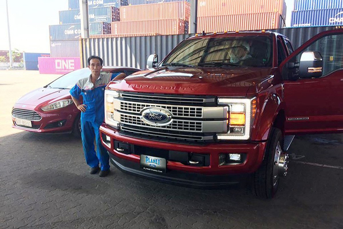 “Dap thung” sieu ban tai Ford F-450 Super Duty tai VN