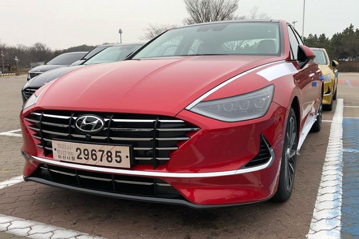 Hyundai Sonata 2020 moi lan dau tien lan banh tren pho