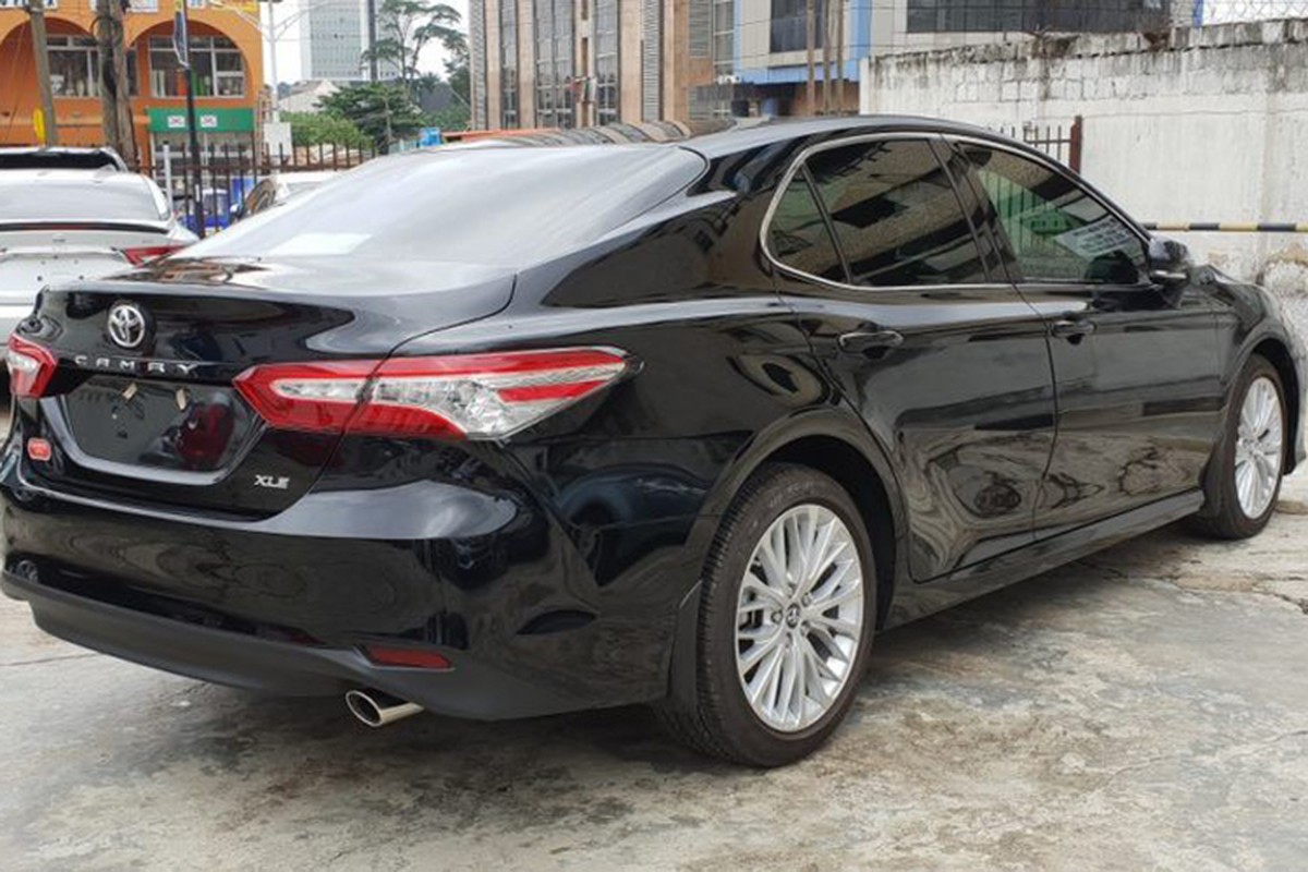 Can canh Toyota Camry XLE 2019 gia 2,5 ty o Viet Nam-Hinh-3