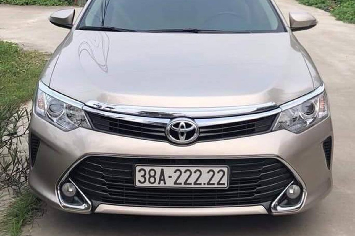 Mua xe Toyota Camry cu, 