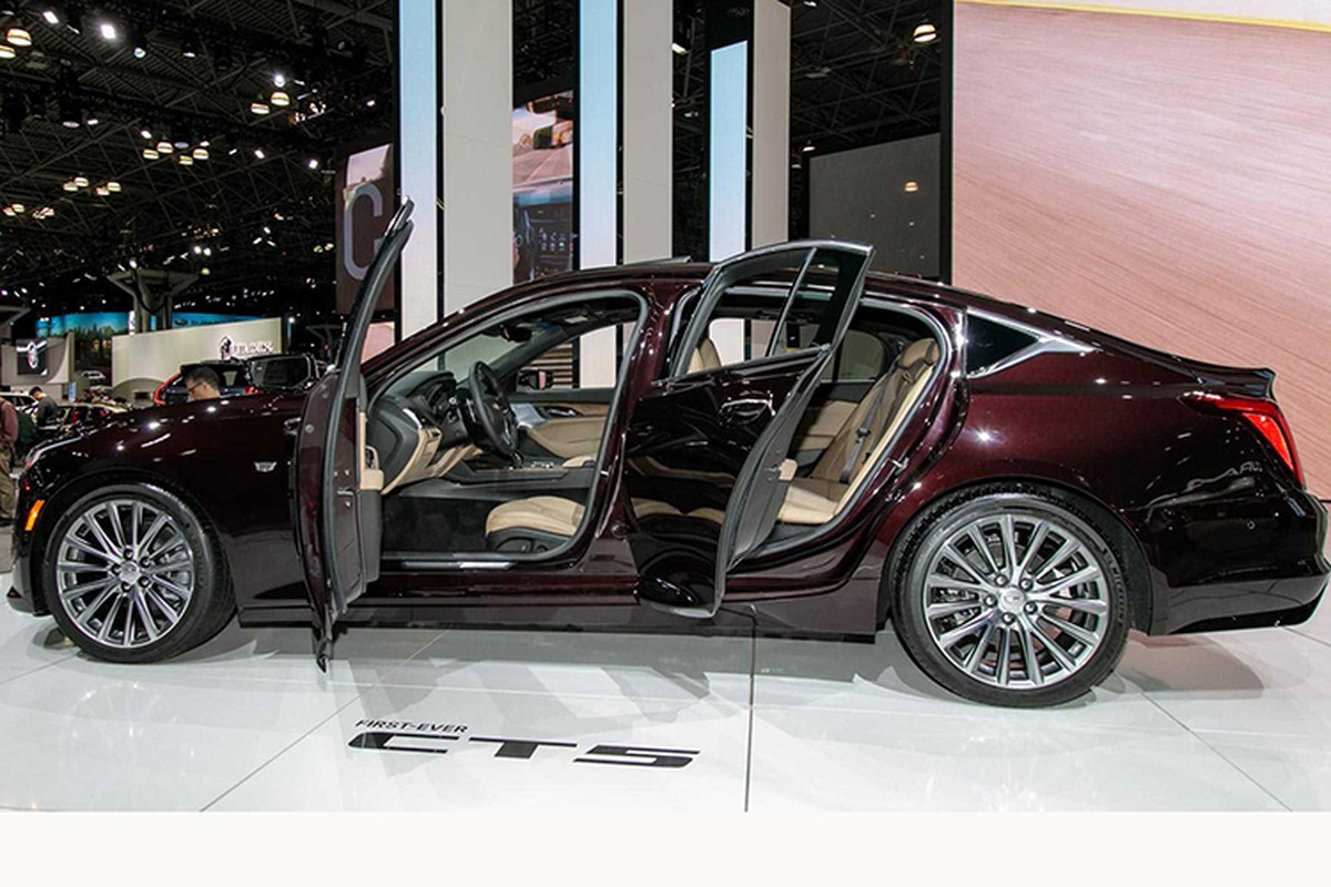 Ra mat Cadillac CT5 