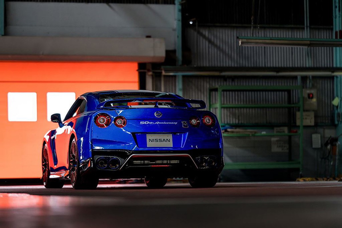 Sieu xe Nissan GT-R phien ban ky niem 50 nam ra mat-Hinh-3