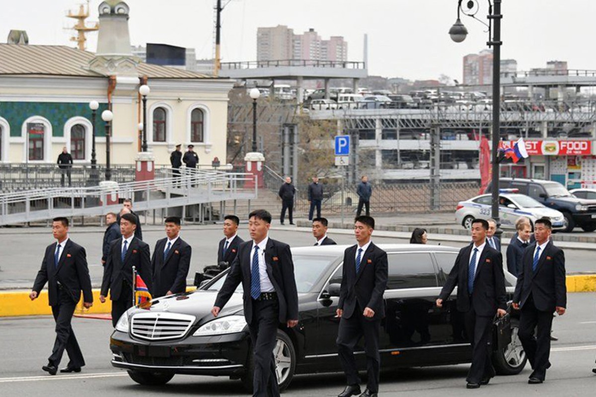 Mercedes-Maybach S600 Pullman chong dan don chu tich Kim tai Nga-Hinh-4