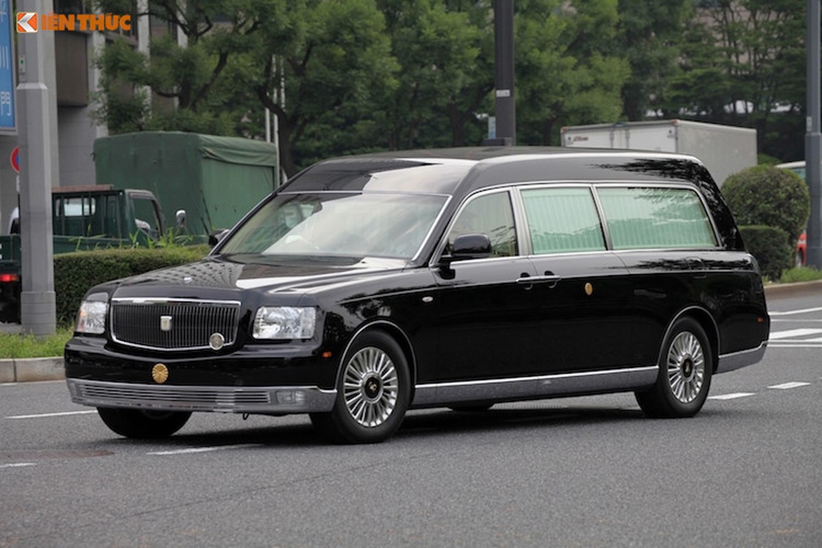 Xe sang Toyota Century Royal cua Nhat Hoang Akhito-Hinh-8