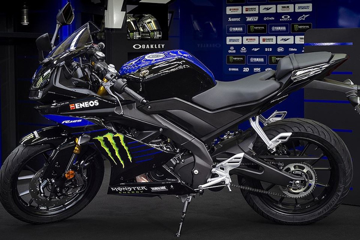 Can canh moto the thao co nho Yamaha R125 Monster Energy-Hinh-2