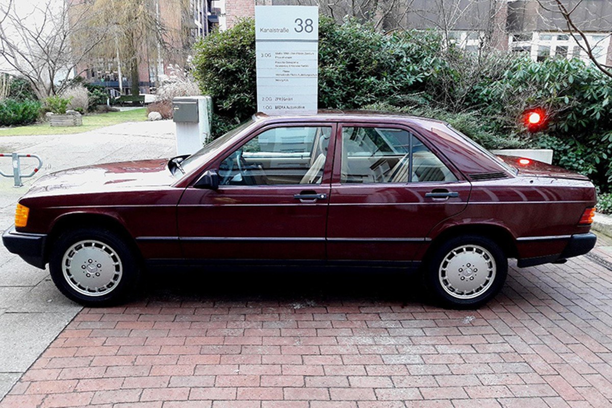 Mercedes-Benz 190E sau 30 nam ban 1,3 ty dong-Hinh-2