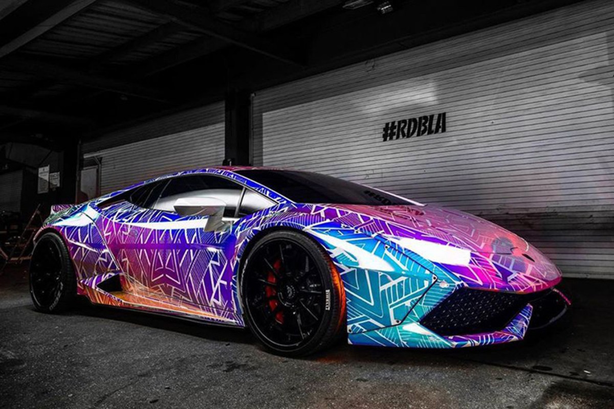 Lamborghini Huracan phat sang ruc ro cua ca si Chris Brown