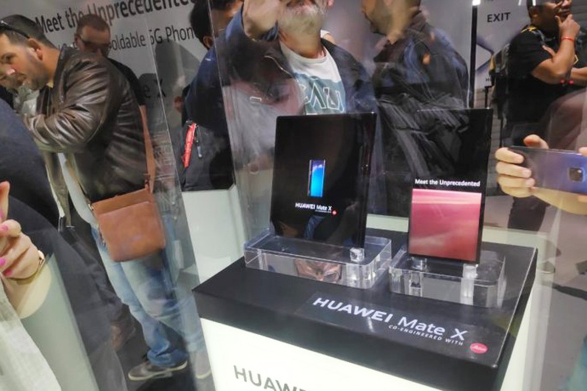 Huawei Mate X: Smartphone man hinh gap 84 trieu bat ngo len ke-Hinh-4