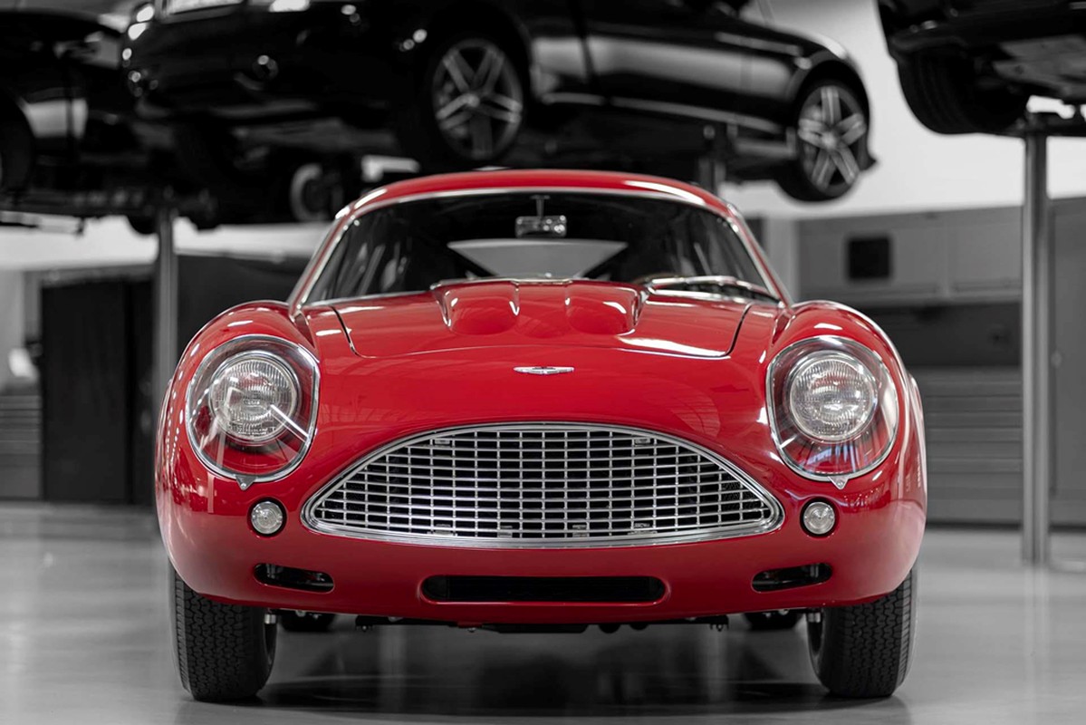 Chi tiet Aston Martin DB4 GT Zagato doi 1960 ban tai sinh-Hinh-4