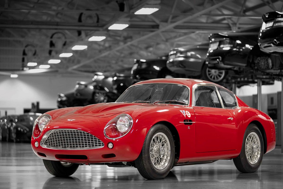 Chi tiet Aston Martin DB4 GT Zagato doi 1960 ban tai sinh