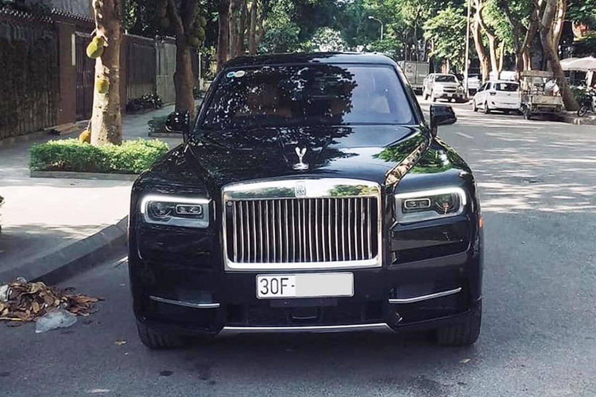 Xe Rolls-Royce Cullinan hon 41 ty ra bien trang o Ha Noi