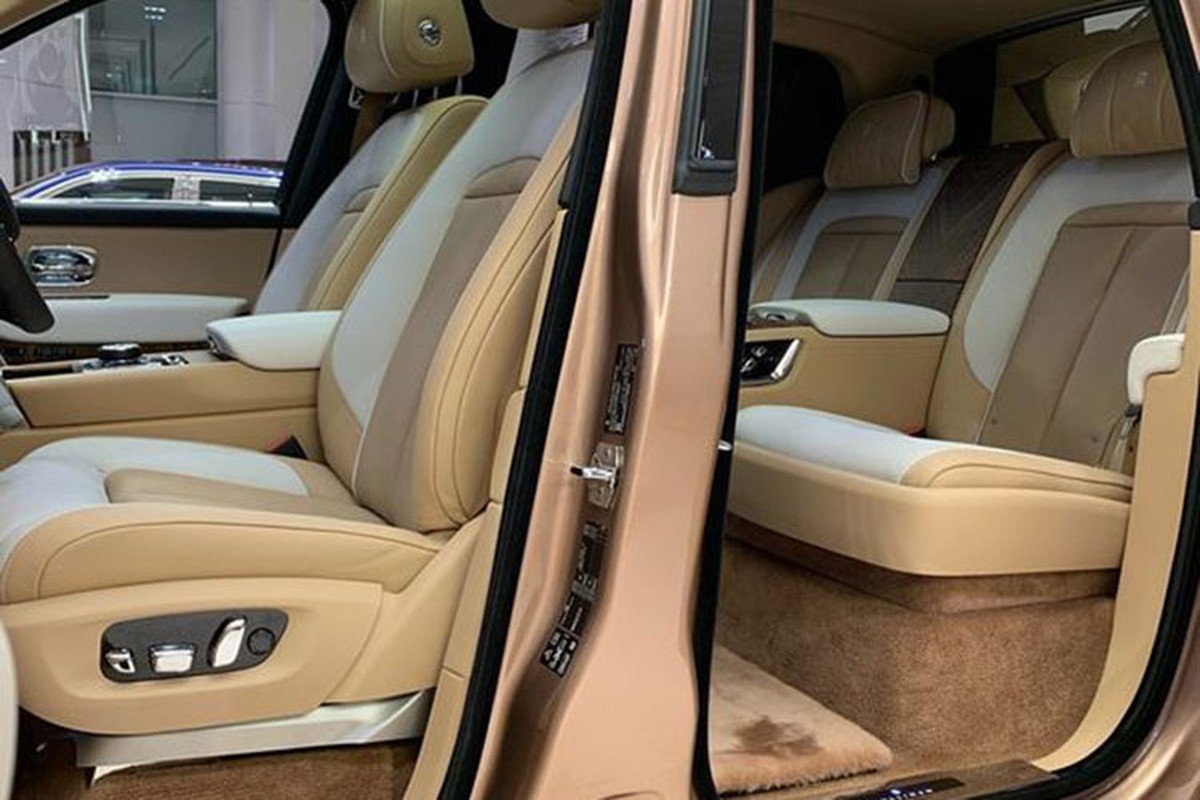 SUV sieu sang Rolls-Royce Cullinan noi bat voi chi tiet 