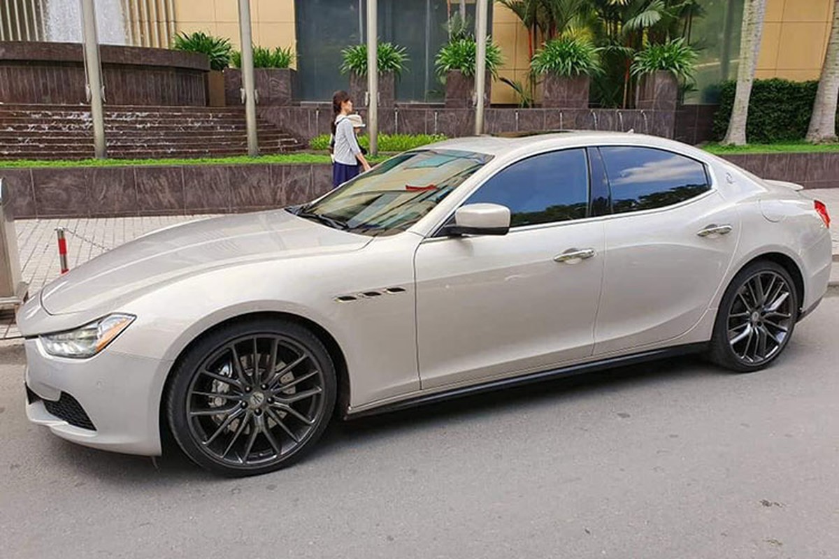 Xe sang Maserati Ghibli S Q4 chi 2,9 ty tai Ha Noi