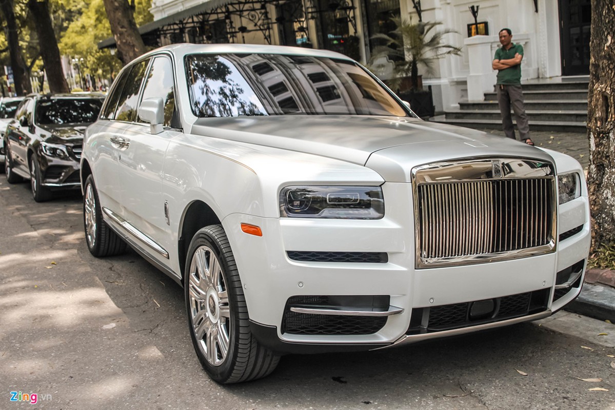 Rolls-Royce Cullinan tien ty 