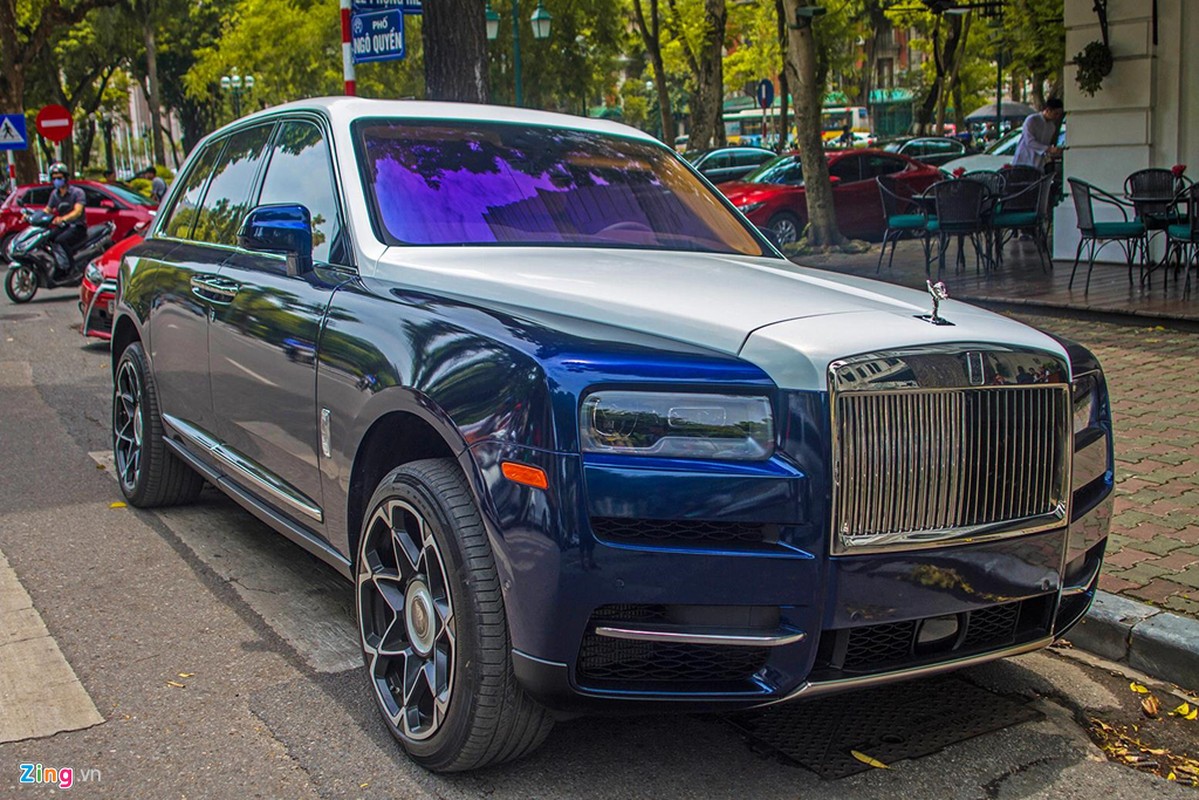 Rolls-Royce Cullinan tien ty 