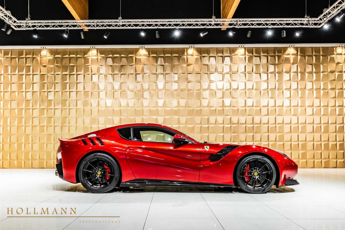 Chiec sieu xe Ferrari F12tdf nay chao ban toi 21 ty dong-Hinh-2