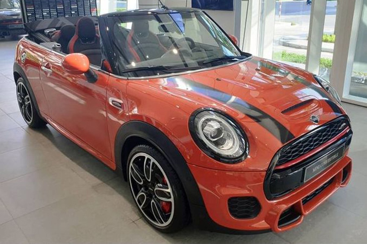 Xe MINI Convertible JCW 2,5 ty dau tien tai Viet Nam