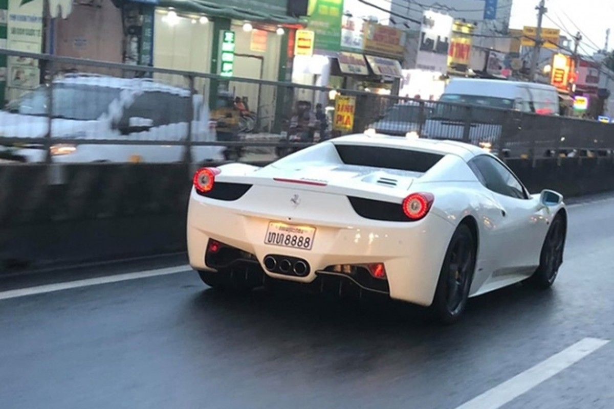 Hot girl Sai Gon tau sieu xe Ferrari 458 Spider bien Lao-Hinh-4