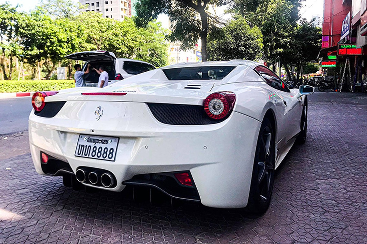 Hot girl Sai Gon tau sieu xe Ferrari 458 Spider bien Lao-Hinh-7