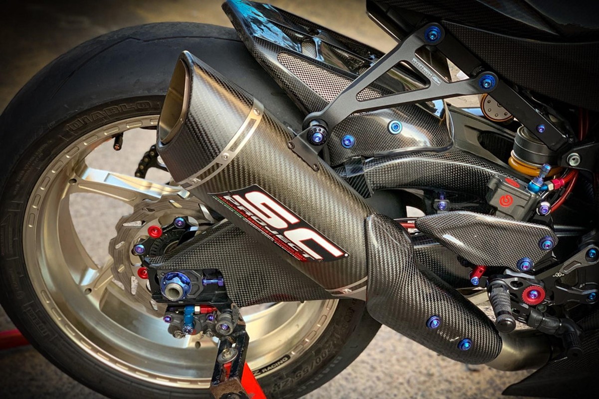 Sieu moto Suzuki GSX-R1000 do ao carbon nua ty o Sai Gon-Hinh-10