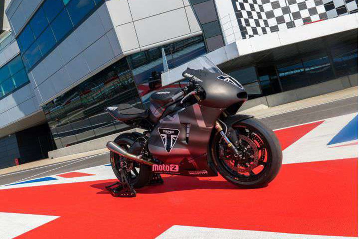 Triumph Daytona 2020 ra mat tai giai dua British MotoGP-Hinh-8