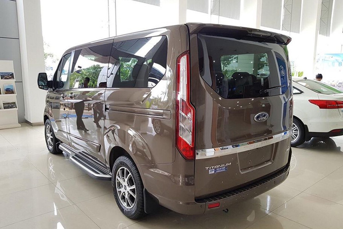 Xe Ford Tourneo de xuat tu 900 trieu dong tai Viet Nam-Hinh-4