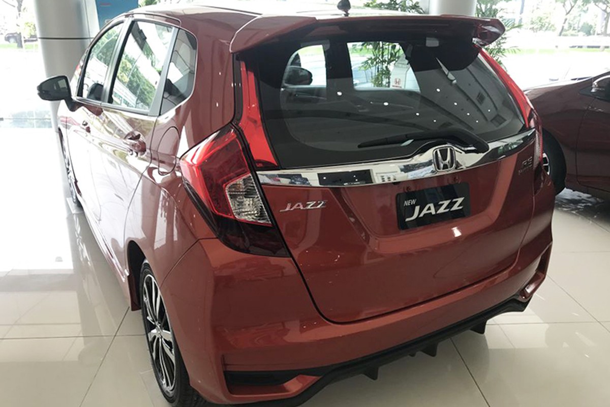 Sep Viet tang oto Honda Jazz cho nhan vien ngay sinh nhat-Hinh-7