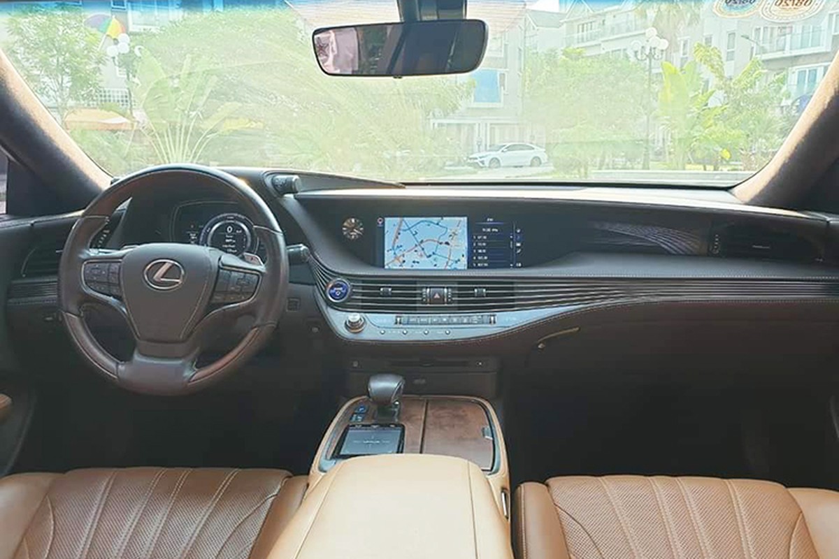 Xe sang Lexus LS500h hon 6 ty dong len san xe cu Ha Noi-Hinh-5