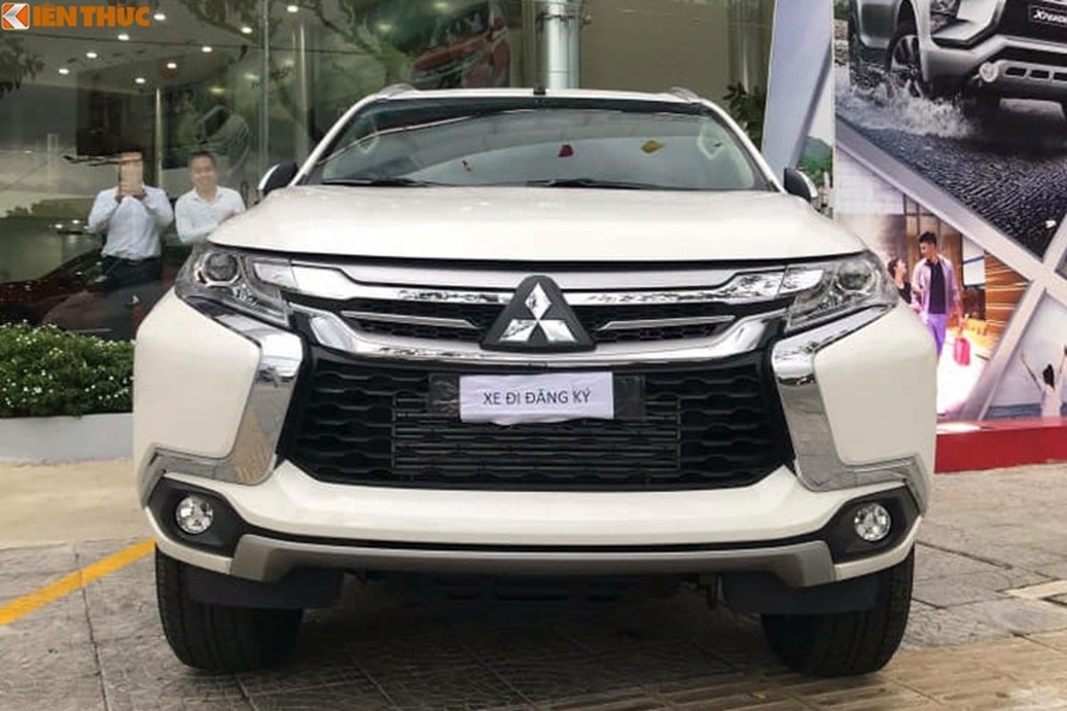 Mitsubishi Pajero Sport giam gan 100 trieu dong tai Viet Nam-Hinh-2