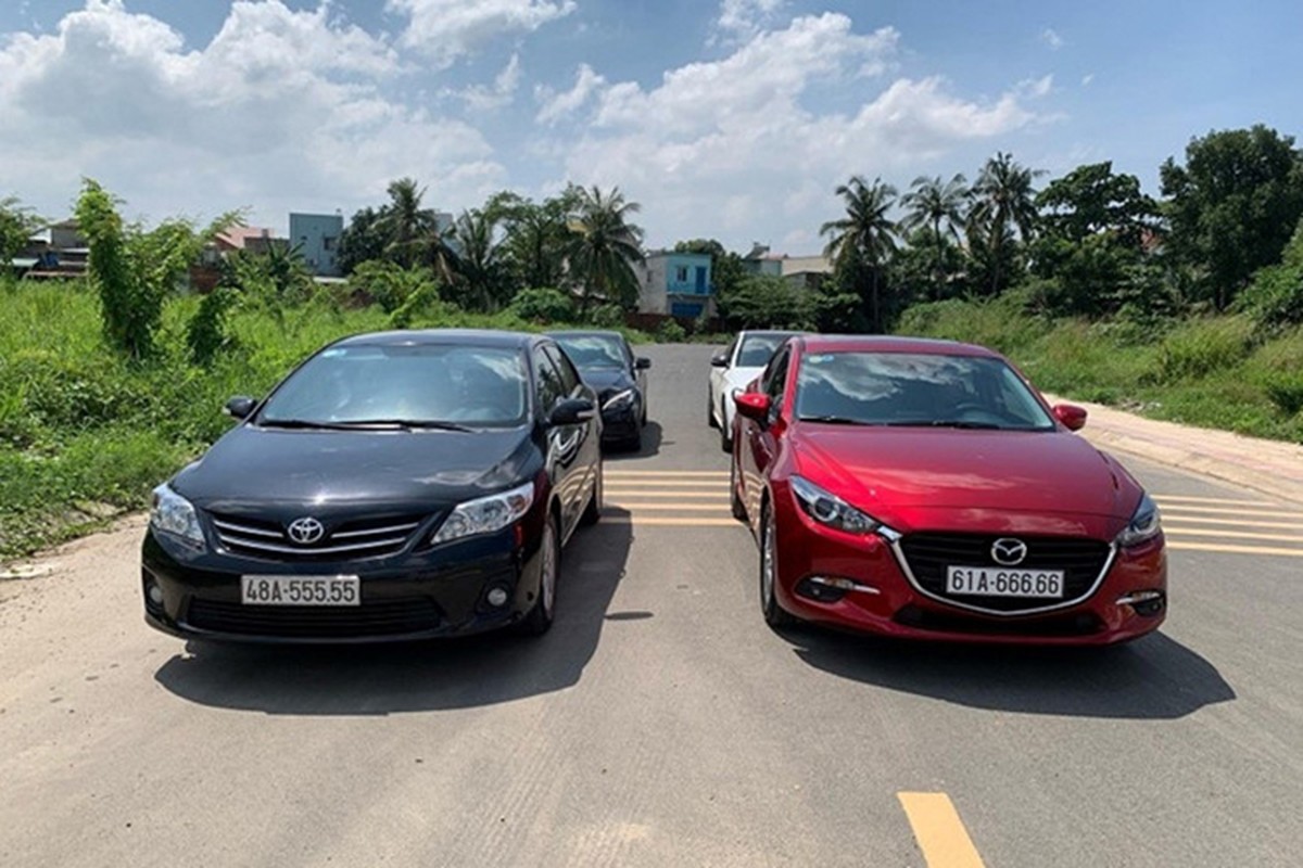 Dai gia Binh Duong chi gan 2,7 ty mua Mazda3 bien khung-Hinh-2