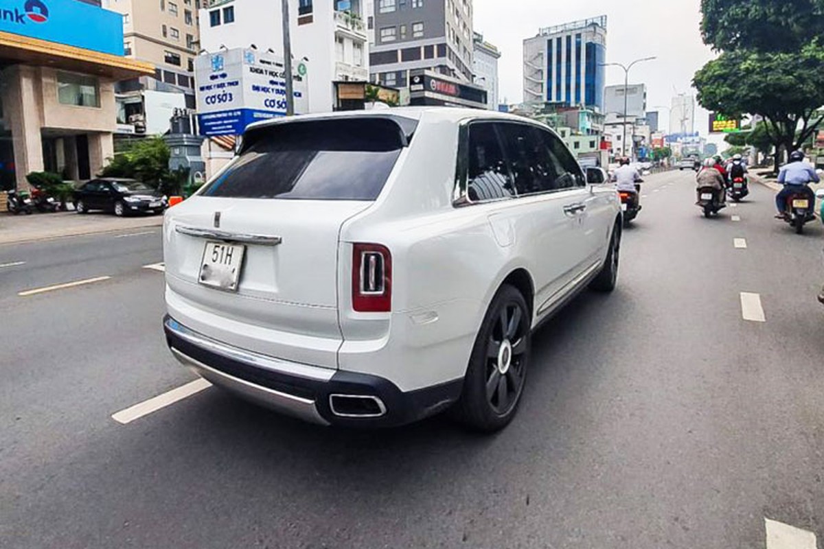 Rolls-Royce Cullinan hon 41 ty ra bien trang o Sai Gon-Hinh-2