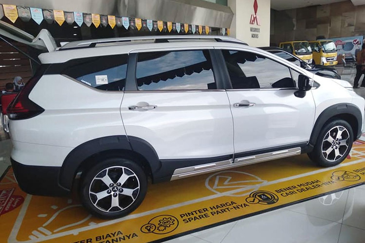 Mitsubishi Xpander Cross moi tu 430 trieu dong tai Indonesia-Hinh-2