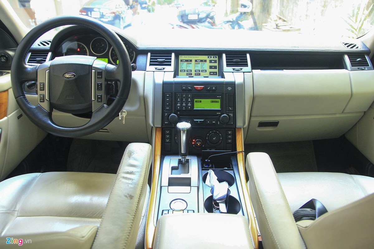 Range Rover Sport 11 nam tuoi gia hon 900 trieu dong-Hinh-5