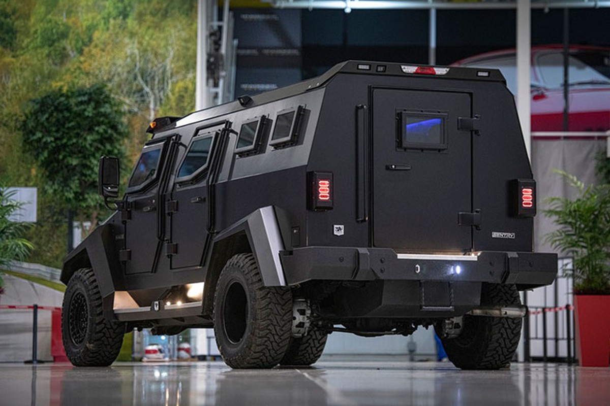 Sieu SUV chong dan - Inkas Sentry Civilian 2020 cho gioi sieu giau-Hinh-2