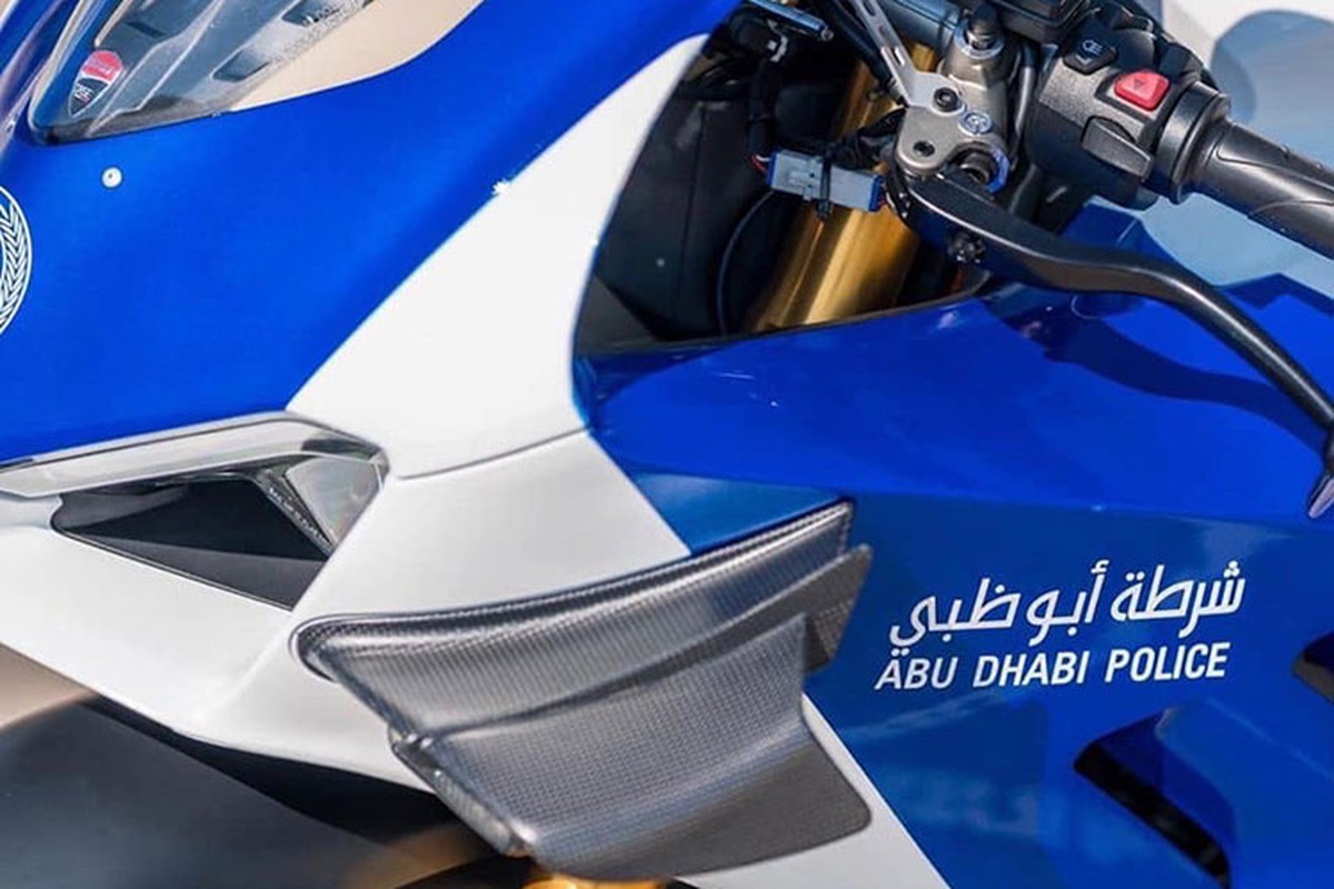 Canh sat Abu Dhabi tuan tra bang sieu moto Ducati Panigale V4 R-Hinh-3