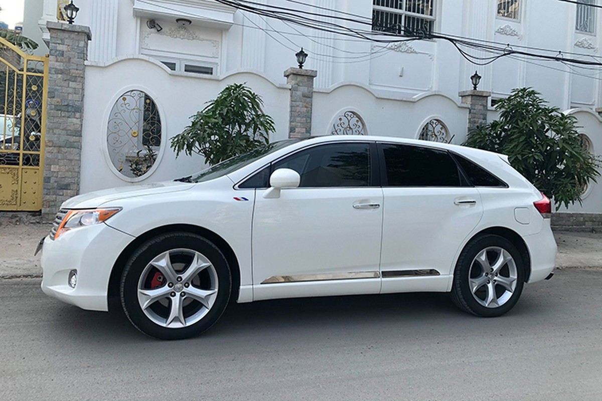 Toyota Venza nhap My, dung 10 nam ban duoi 700 trieu o Sai Gon