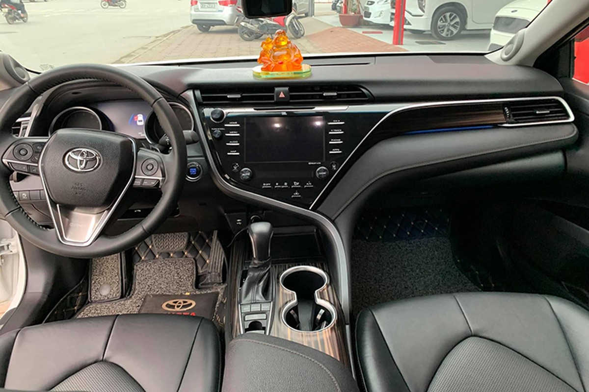 Toyota Camry 2019 