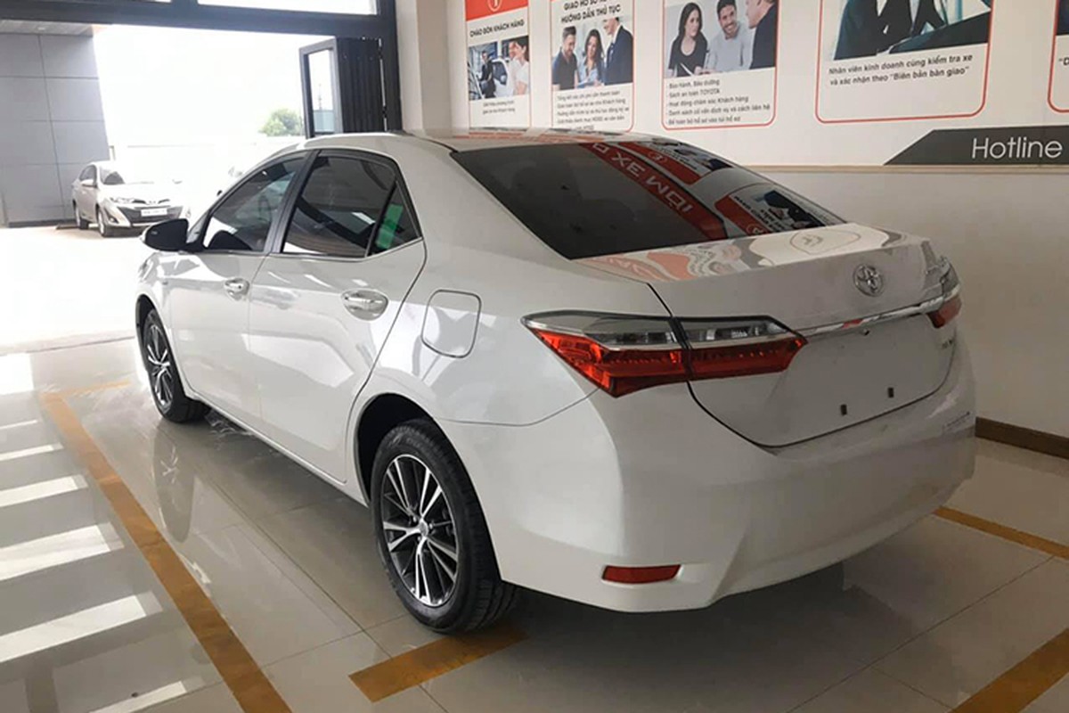 Toyota Corolla Altis giam gan 100 trieu dong tai Viet Nam-Hinh-4