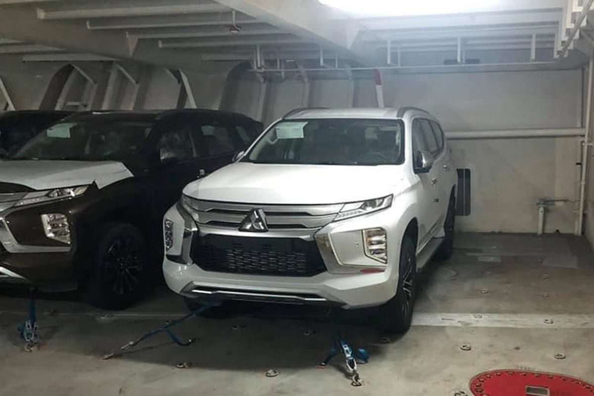 Can canh Mitsubishi Pajero Sport 2020 moi vua ve Viet Nam