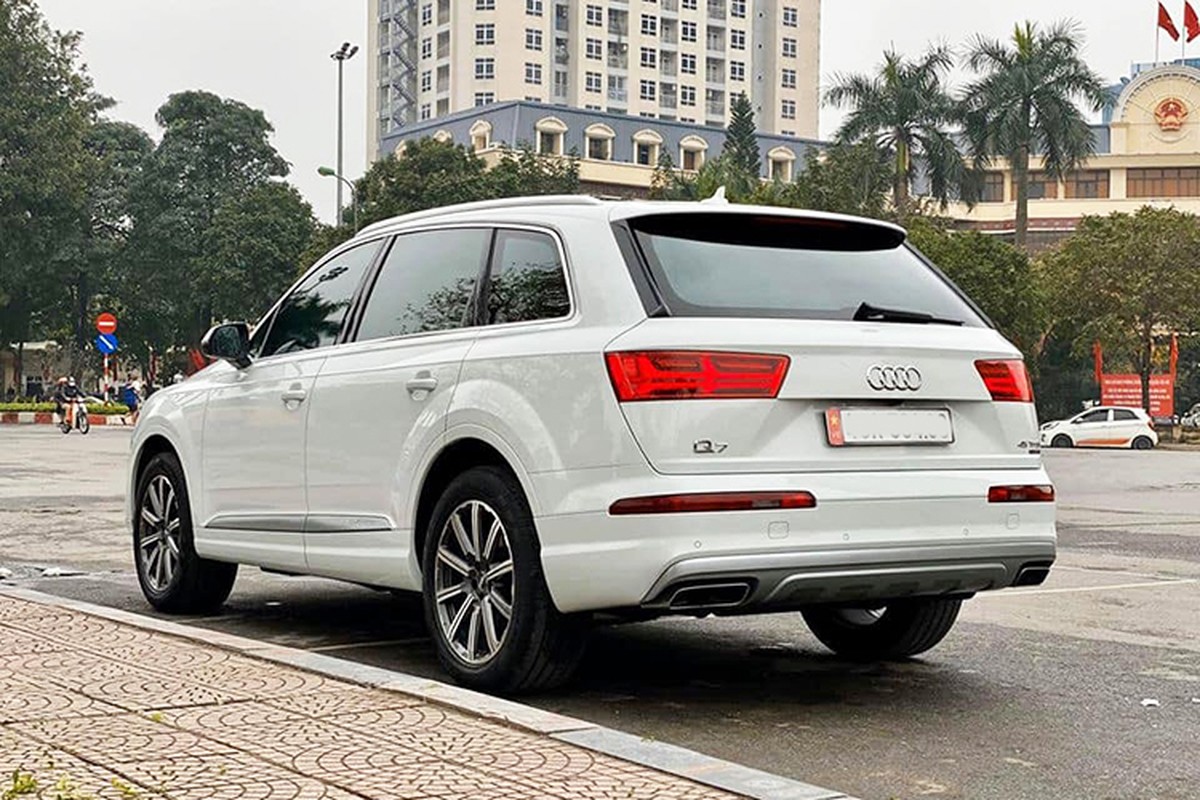 Can canh Audi Q7 doi 2019 