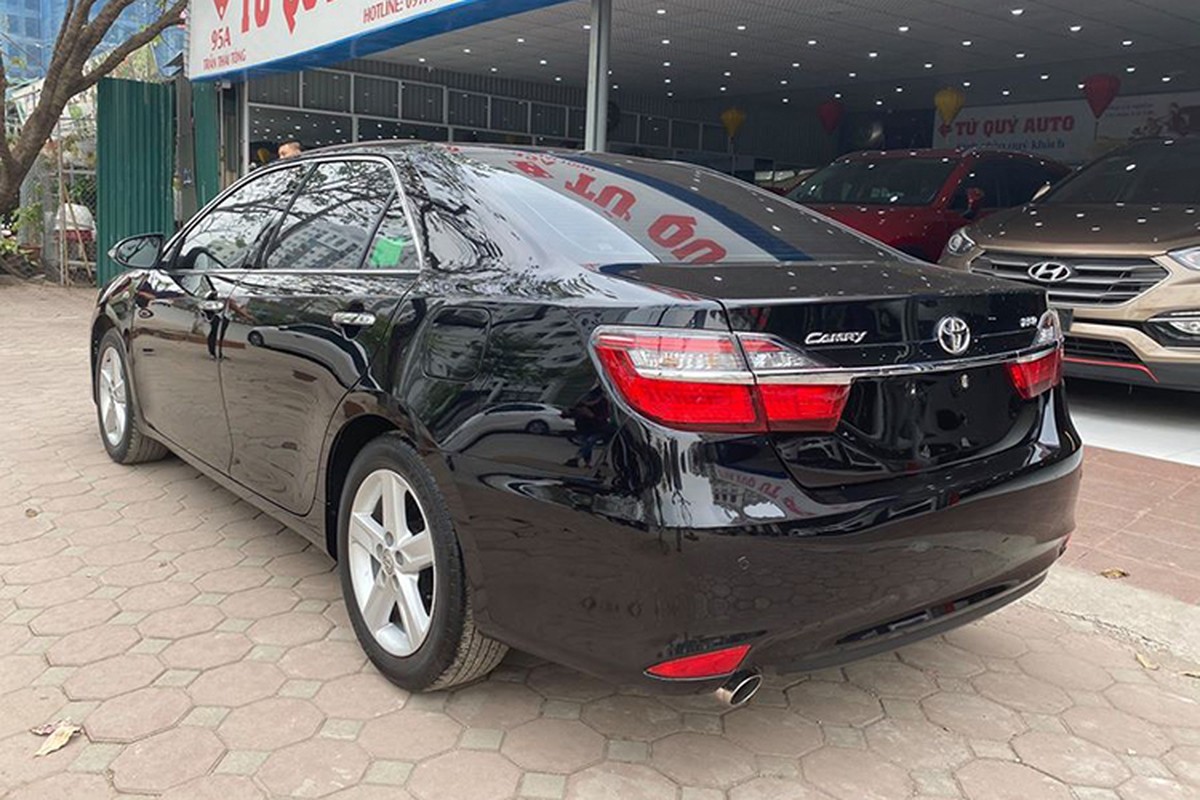 Toyota Camry dung 3 nam, lo hon 300 trieu dong o Ha Noi-Hinh-2